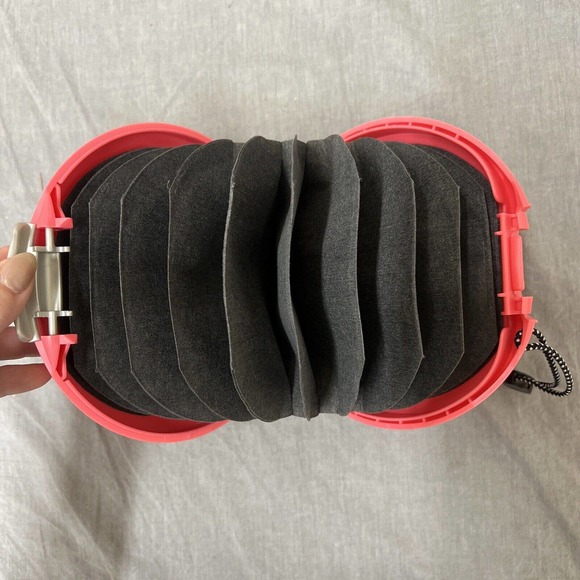 DiscGear 22 Slot Hard Plastic CD DVD Disc Storage Cases - Lot of 3 Pnk,Prpl,Lime - Picture 10 of 13